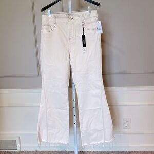 Liverpool Los Angeles NWT 12 / 31 The Gia Gilder Flare pants Seaside Dunes
